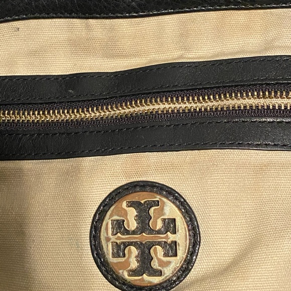 Tory Burch Amanda Hobo - Picture 5 of 6